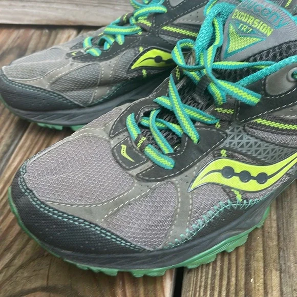 Saucony Women's Excursion TR7 Gray and Green Running Sneakers Size 8 - Picture 2 of 9